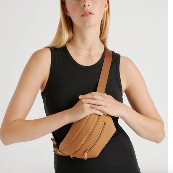 Quince All-Day Navy Neoprene Belt Bag - Picture 11 of 11